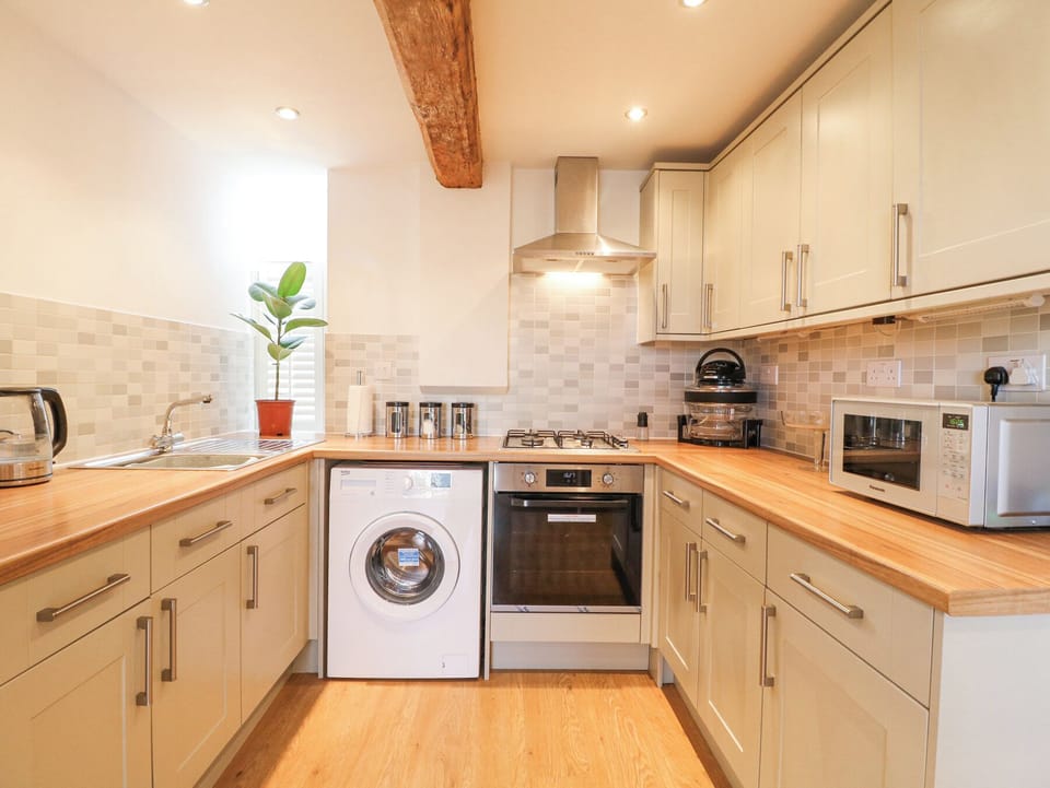 Fridge, dishwasher, electric kettle, toaster