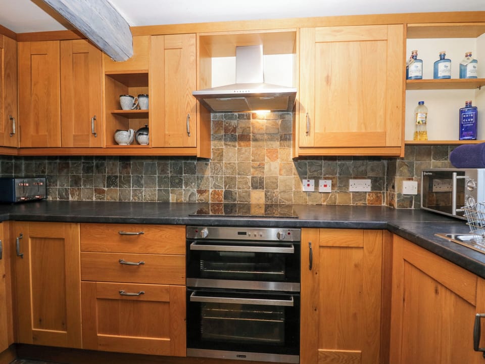 Fridge, dishwasher, electric kettle, cookware/dishes/utensils