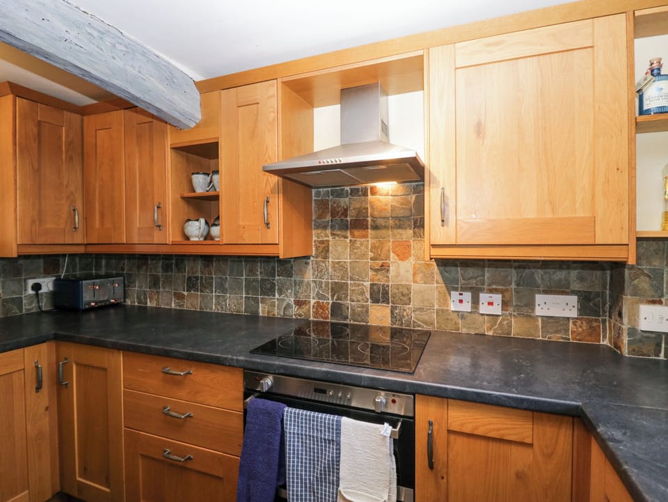 Fridge, dishwasher, electric kettle, cookware/dishes/utensils