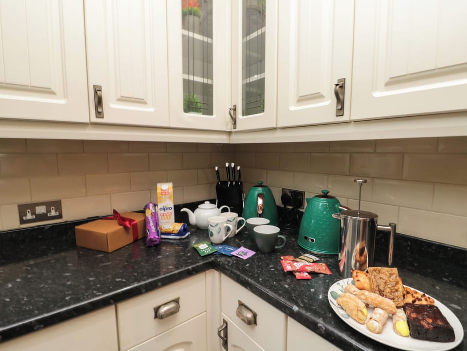 Fridge, dishwasher, electric kettle, toaster
