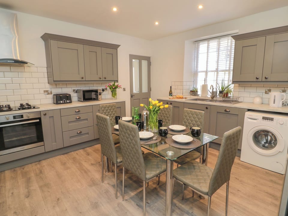 Fridge, dishwasher, electric kettle, toaster