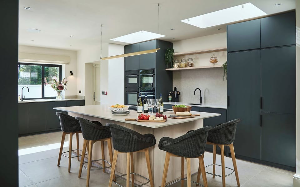 Cottage | Private kitchen | Fridge, dishwasher, electric kettle, cookware/dishes/utensils