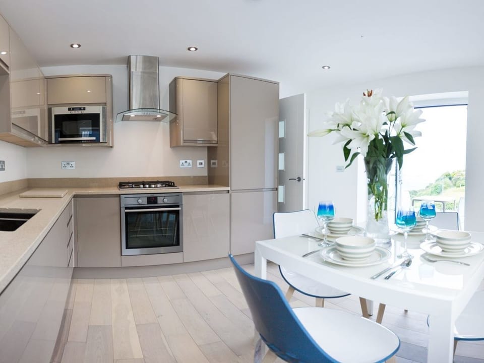 Fridge, dishwasher, electric kettle, toaster