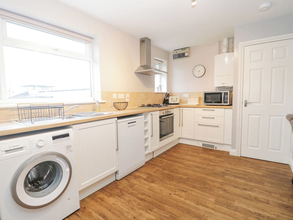 Fridge, dishwasher, electric kettle, toaster