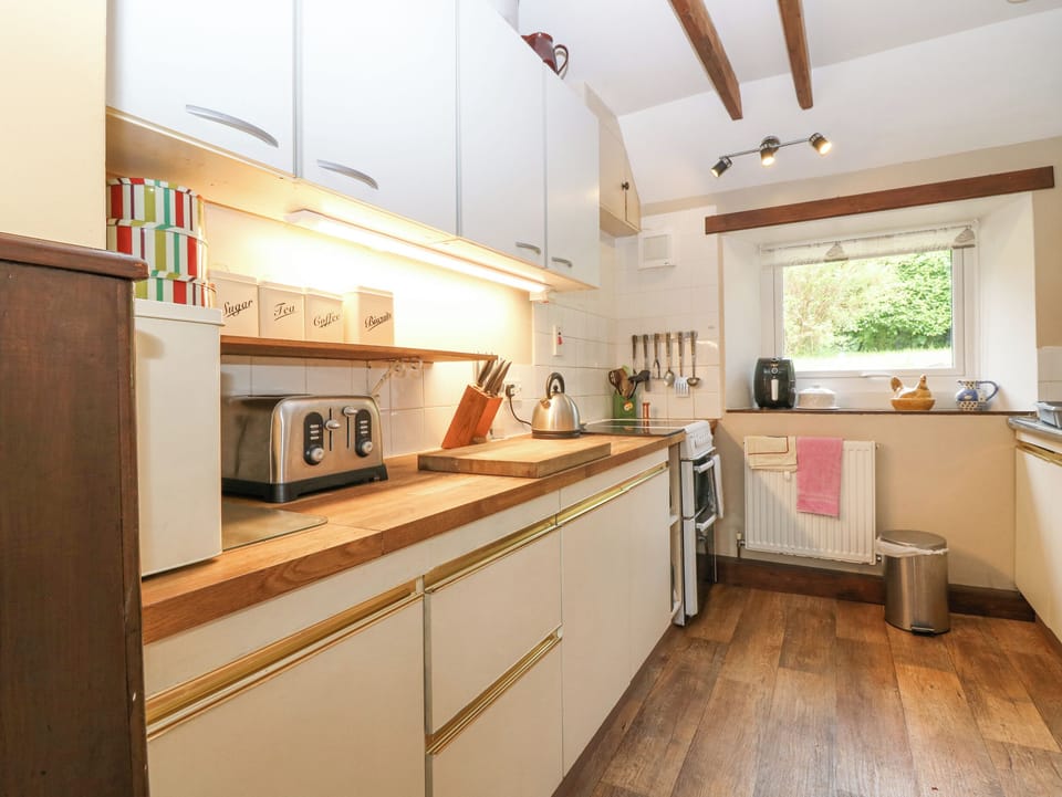 Fridge, dishwasher, electric kettle, toaster