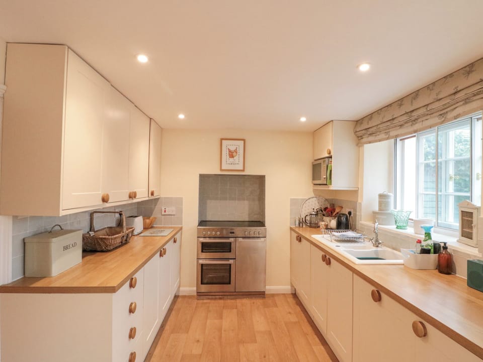 Fridge, dishwasher, electric kettle, toaster