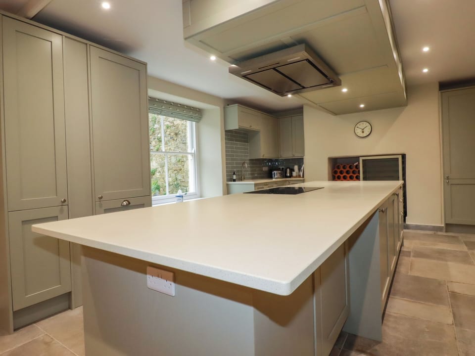 Fridge, dishwasher, electric kettle, toaster