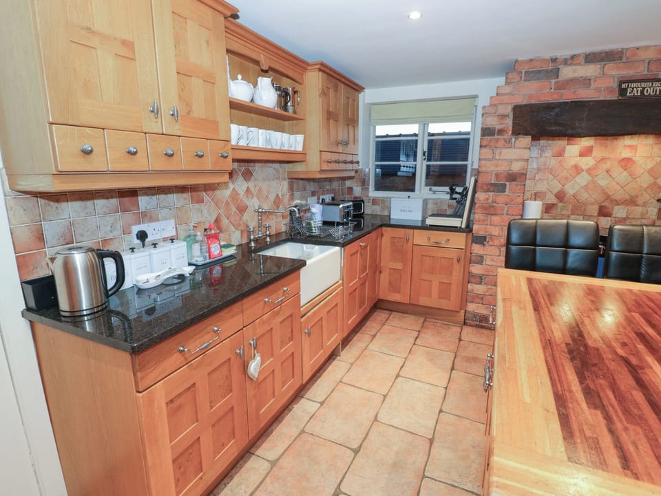 Fridge, dishwasher, cookware/dishes/utensils