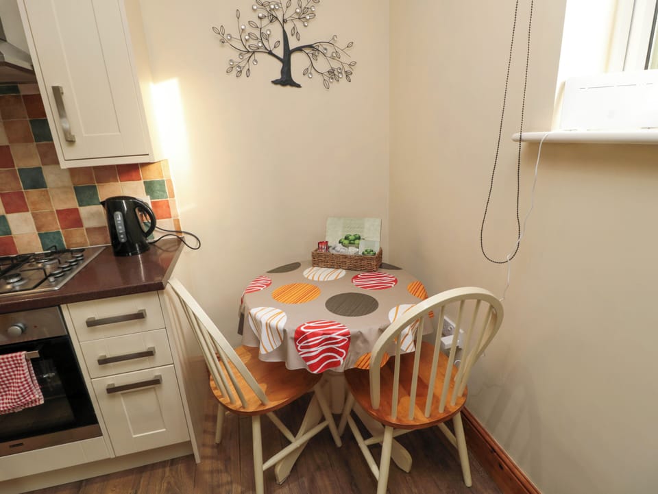 Fridge, dishwasher, cookware/dishes/utensils