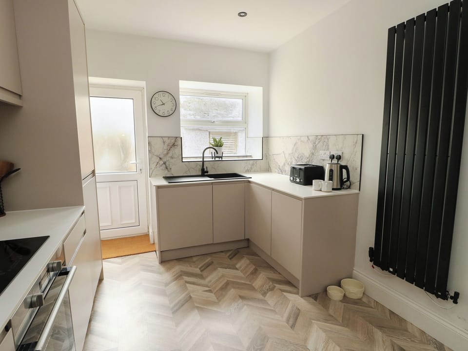 Fridge, dishwasher, electric kettle, toaster