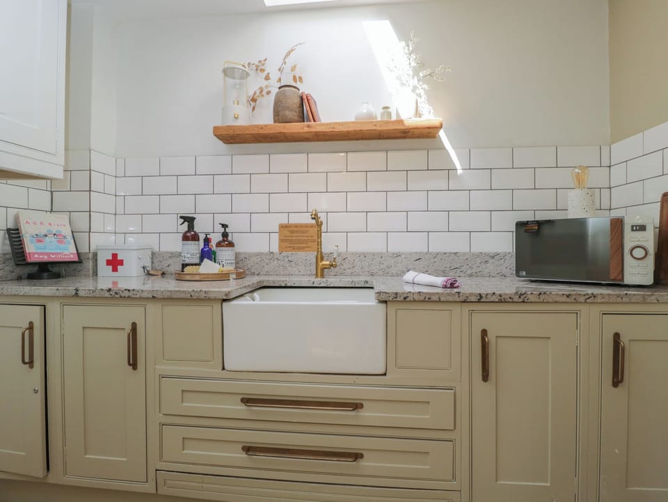 Fridge, dishwasher, electric kettle, toaster