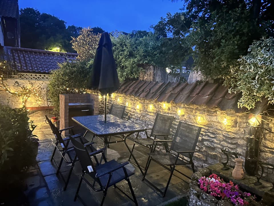 Cottage | Outdoor dining
