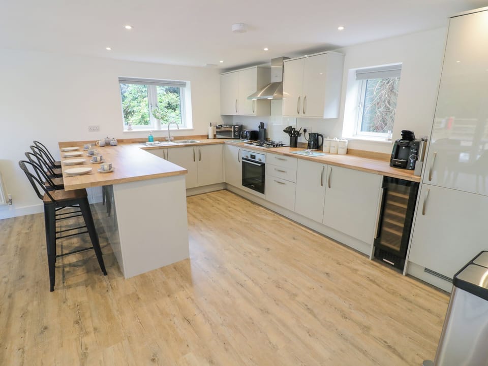 Fridge, dishwasher, electric kettle, toaster