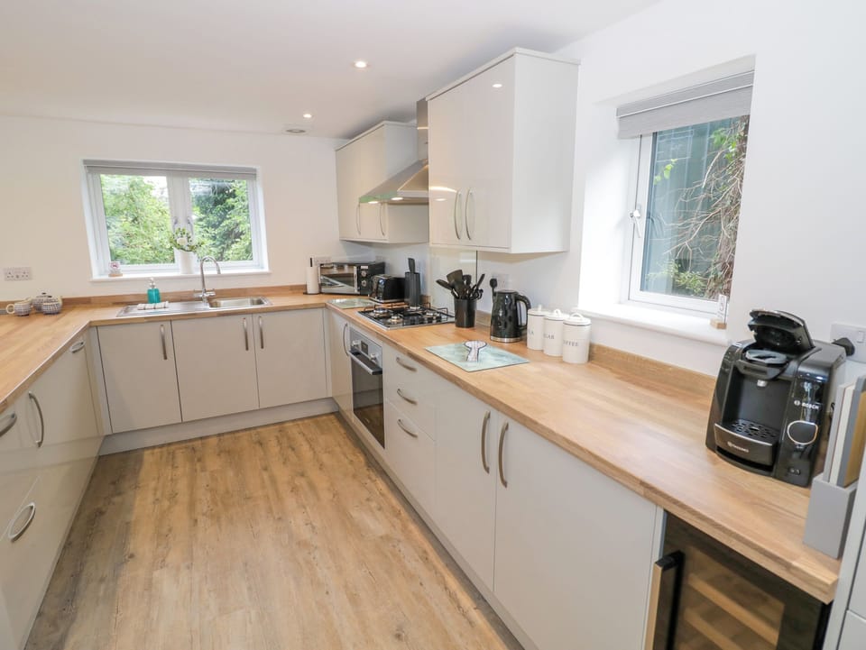 Fridge, dishwasher, electric kettle, toaster