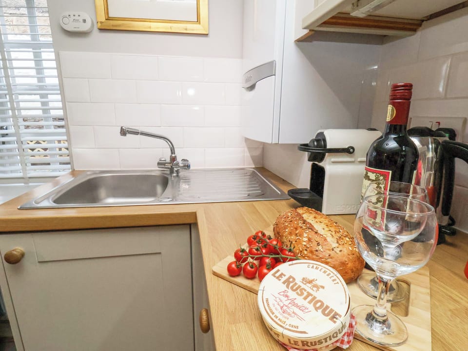 Fridge, dishwasher, cookware/dishes/utensils