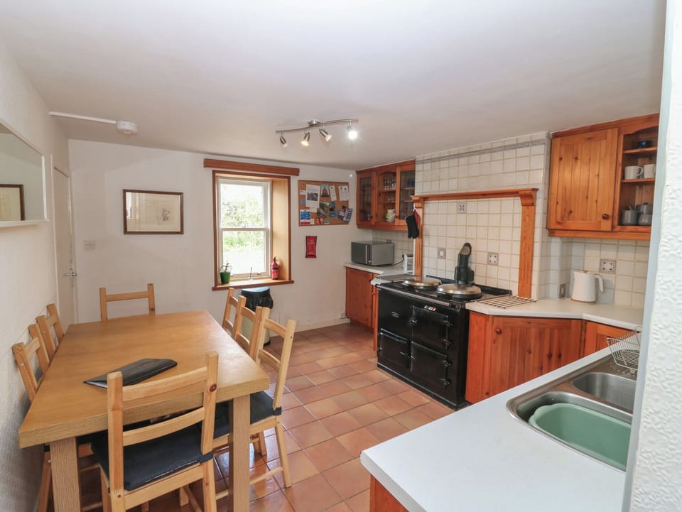 Fridge, electric kettle, toaster, cookware/dishes/utensils