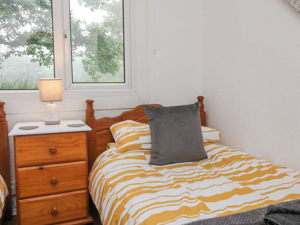 2 bedrooms, individually decorated, individually furnished, free WiFi