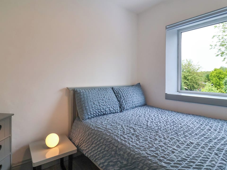 2 bedrooms, individually decorated, individually furnished, free WiFi