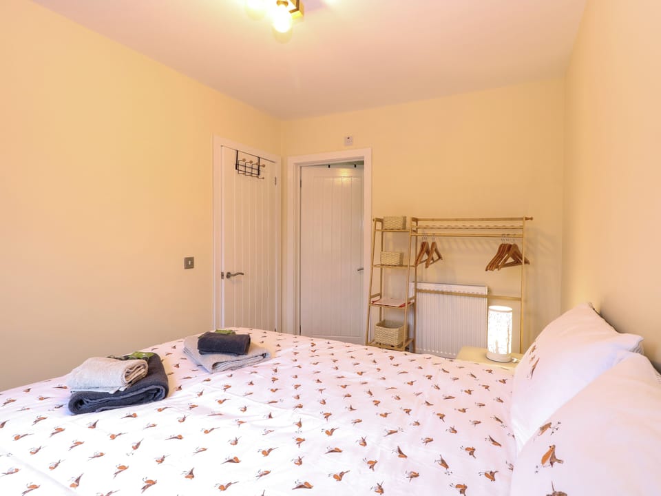 1 bedroom, individually decorated, individually furnished