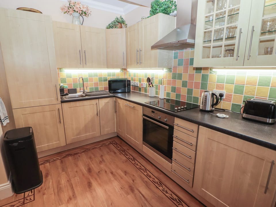 Fridge, dishwasher, electric kettle, toaster