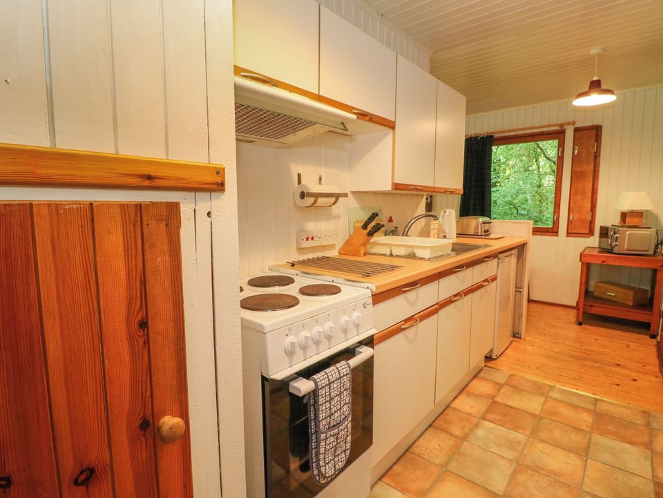 Fridge, electric kettle, toaster, cookware/dishes/utensils