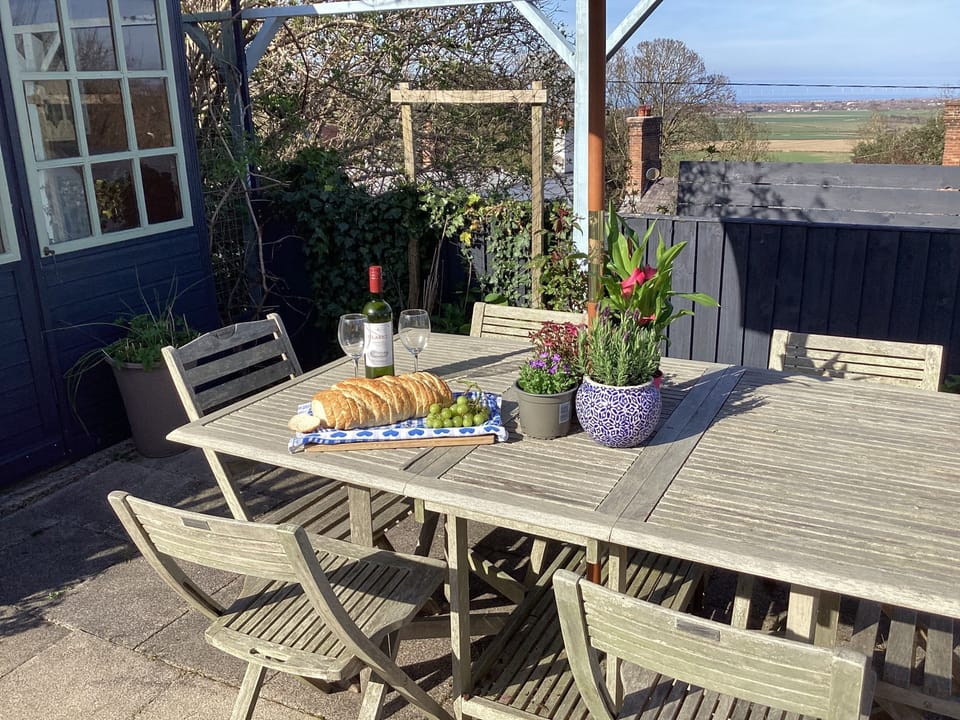 Cottage | Outdoor dining