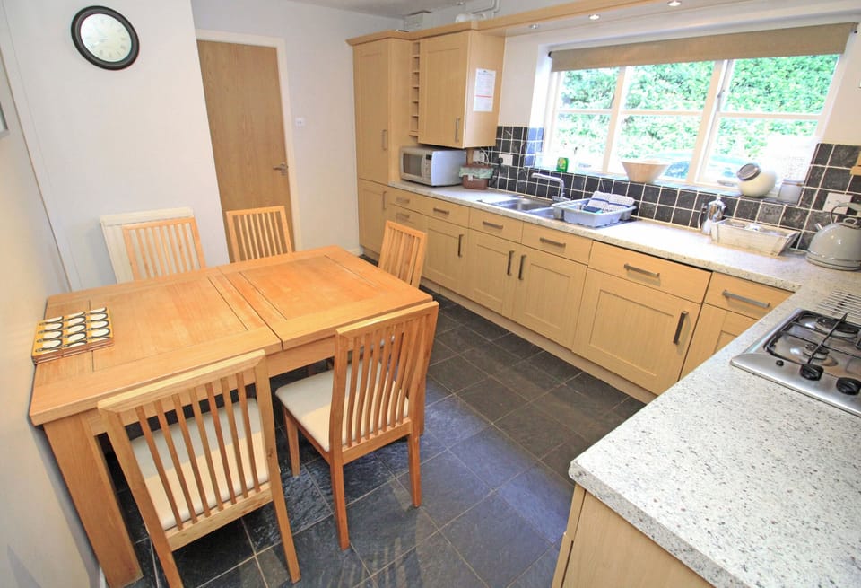 Fridge, dishwasher, electric kettle, toaster