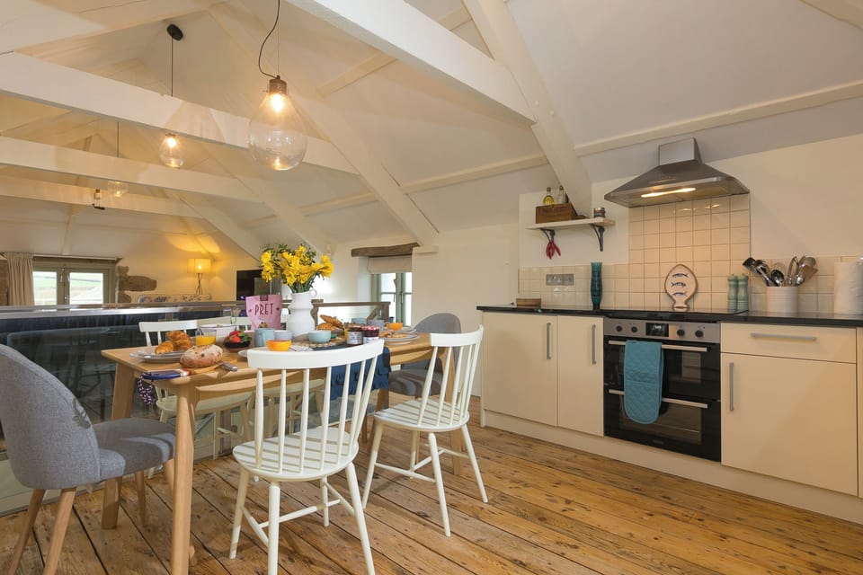 Fridge, dishwasher, electric kettle, toaster