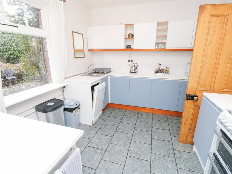 Fridge, dishwasher, electric kettle, toaster