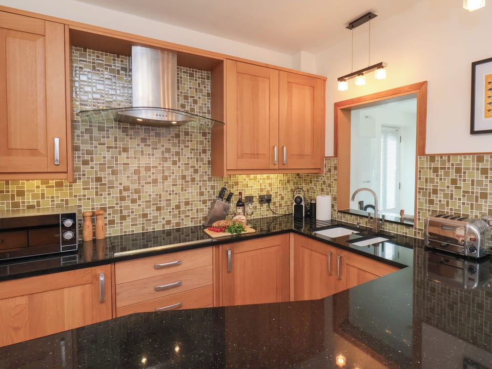 Fridge, dishwasher, cookware/dishes/utensils