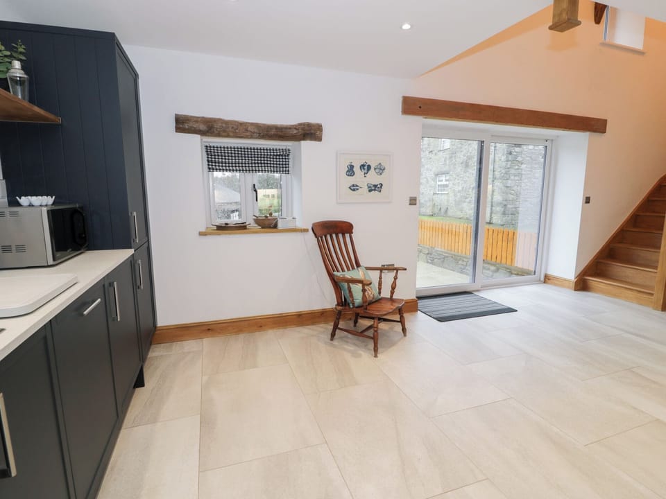 Cottage | Private kitchen | Fridge, dishwasher, electric kettle, toaster