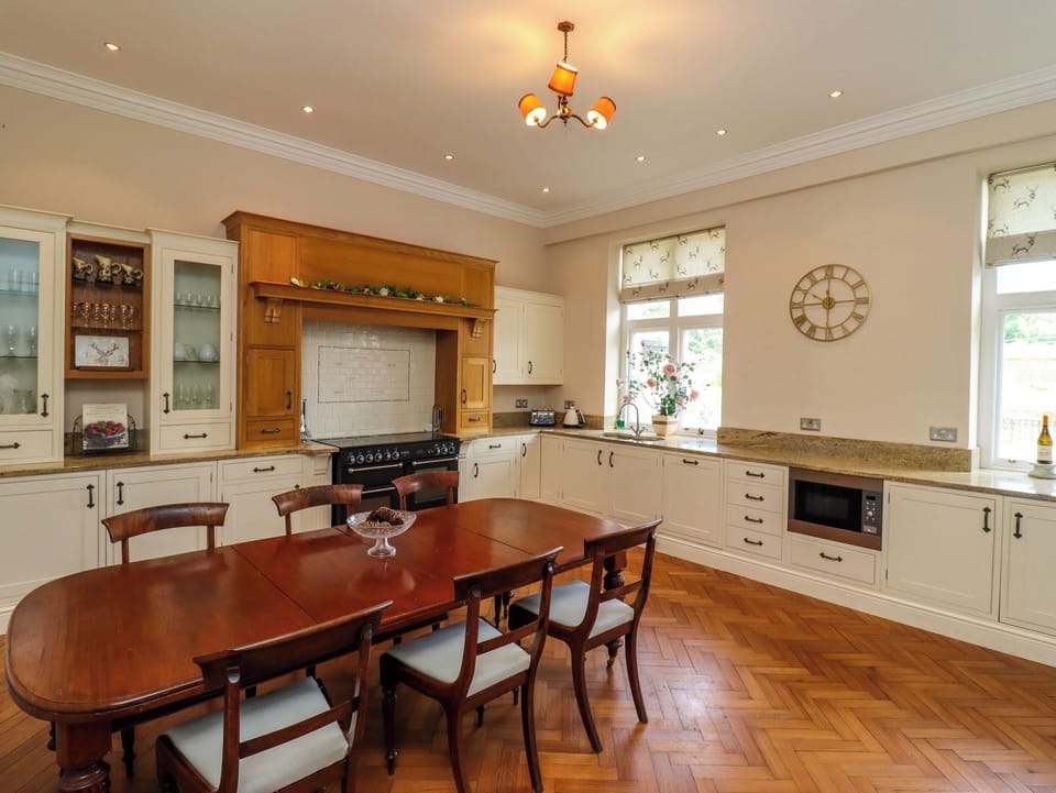 Cottage | Interior