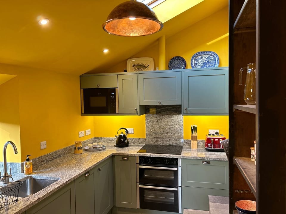 Fridge, dishwasher, electric kettle, toaster