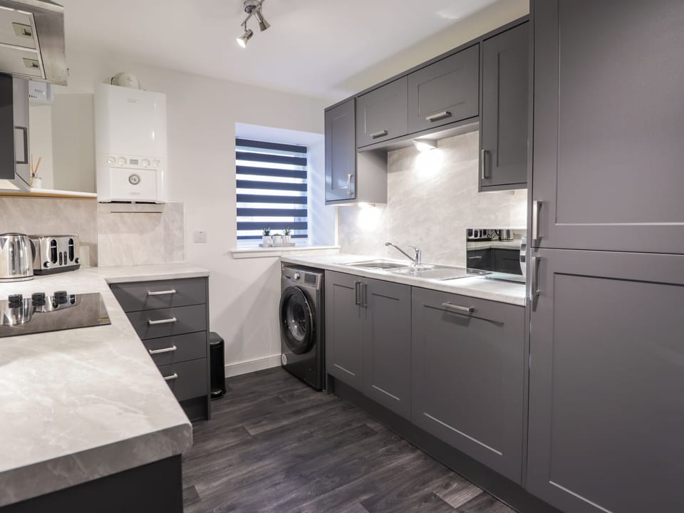 Fridge, dishwasher, cookware/dishes/utensils