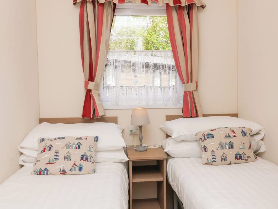 26 Manleigh Park Cottage in North Devon District
