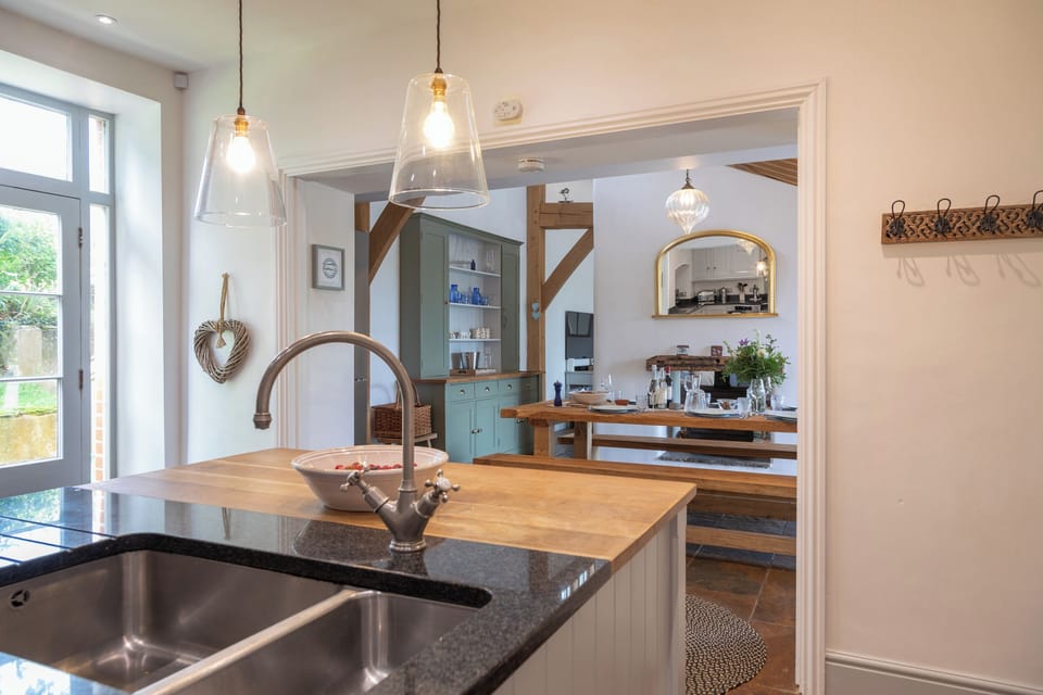 Dishwasher, cookware/dishes/utensils