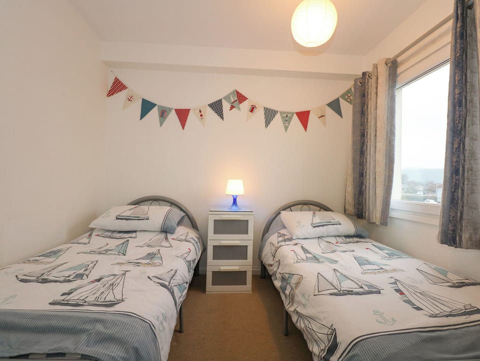 2 bedrooms, individually decorated, individually furnished, free WiFi