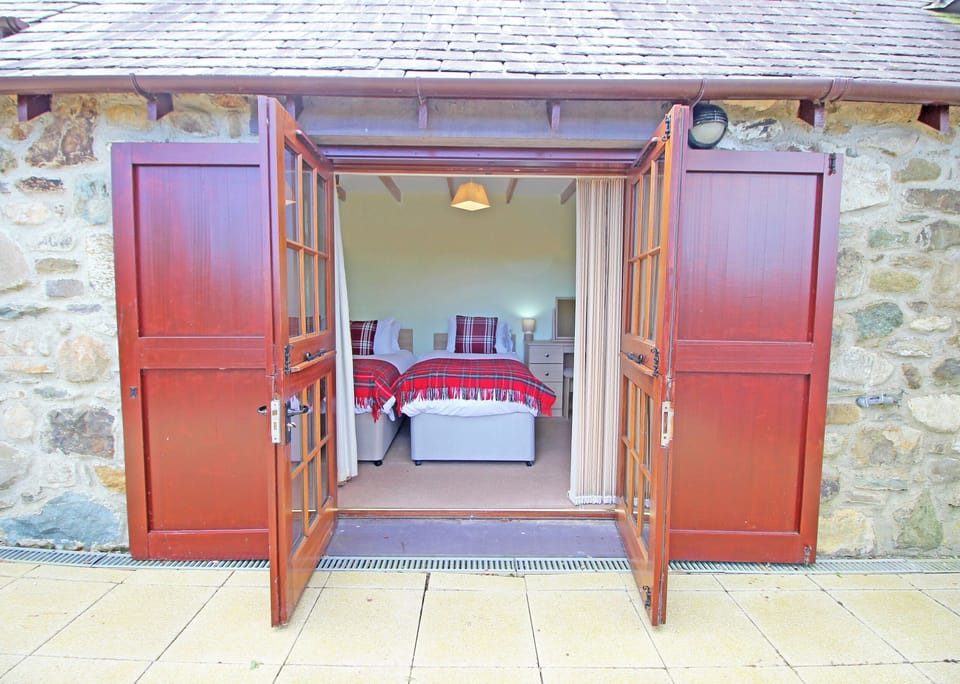 Cottage | 3 bedrooms, individually decorated, individually furnished, free WiFi