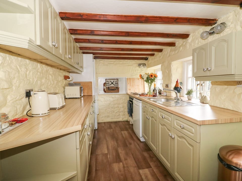 Dishwasher, cookware/dishes/utensils