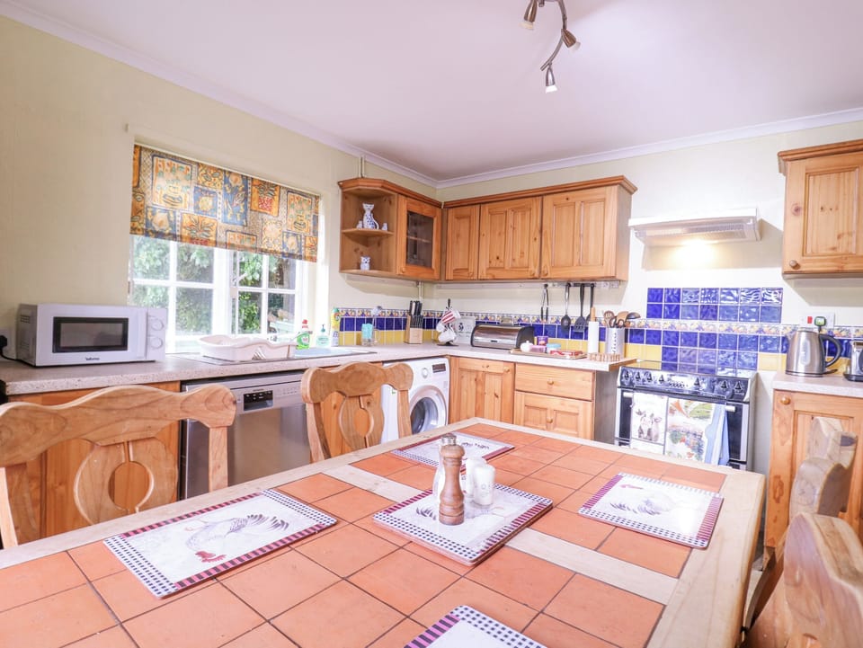 Fridge, dishwasher, electric kettle, toaster