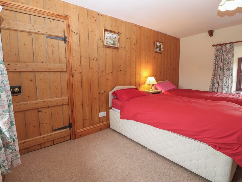 2 bedrooms, individually decorated, individually furnished, free WiFi