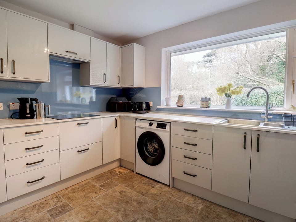 Fridge, dishwasher, electric kettle, toaster