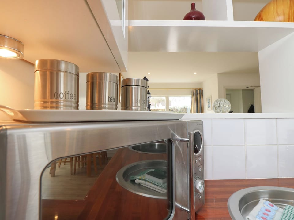 Fridge, microwave, dishwasher, toaster