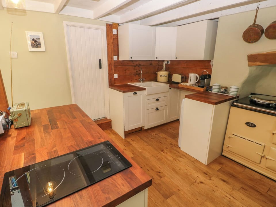 Fridge, dishwasher, electric kettle, toaster