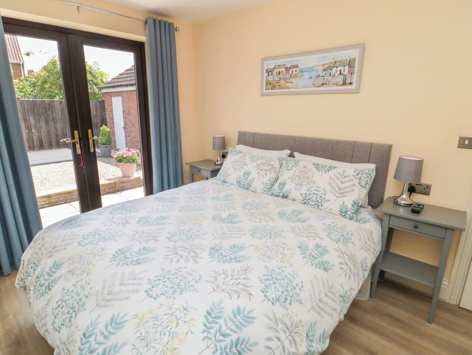 2 bedrooms, individually decorated, individually furnished, free WiFi