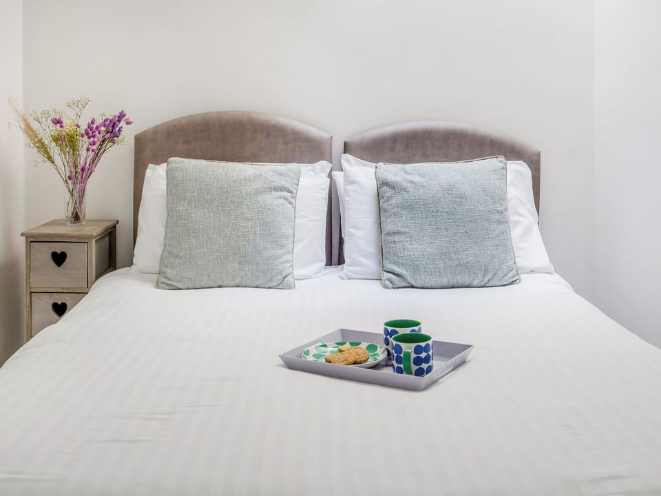 2 bedrooms, individually decorated, individually furnished, free WiFi