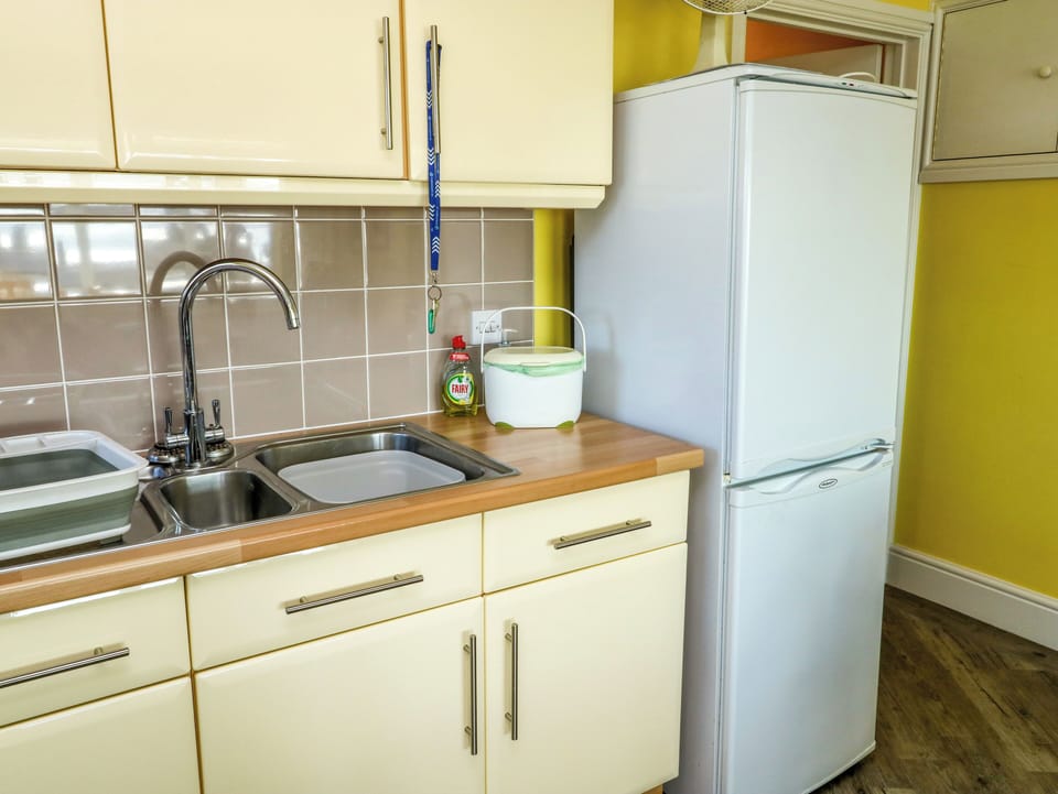 Cookware/dishes/utensils
