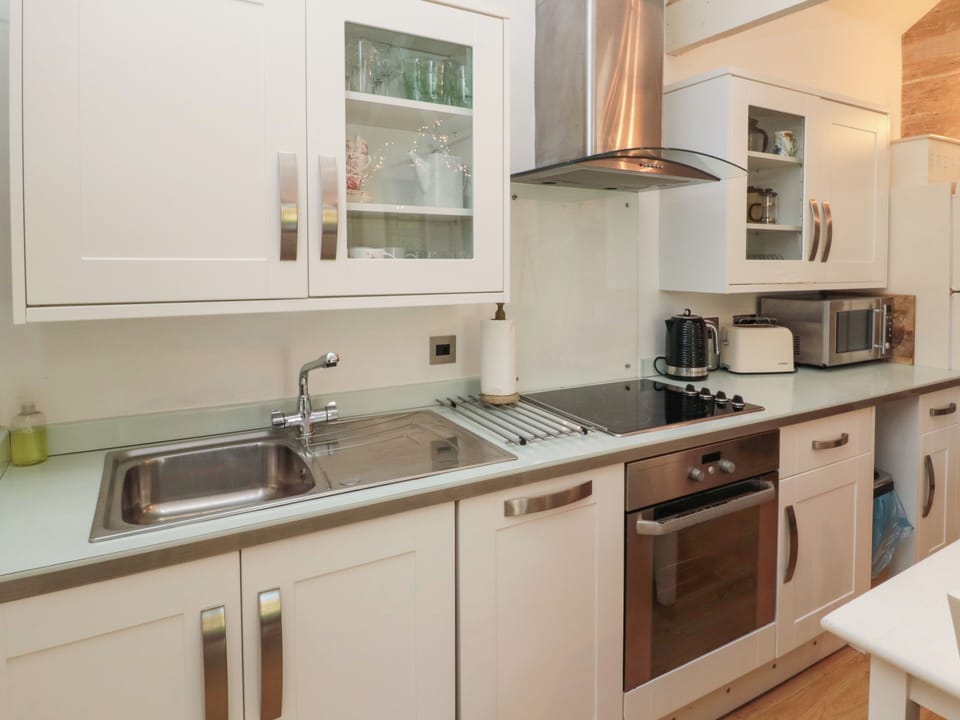 Fridge, dishwasher, electric kettle, toaster