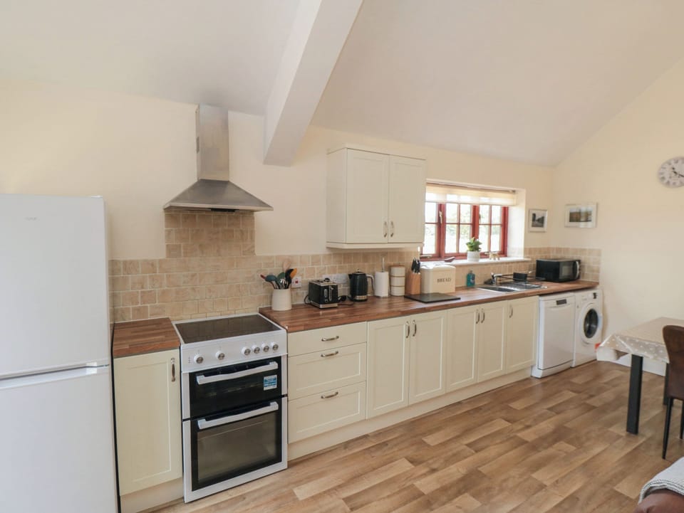 Fridge, dishwasher, electric kettle, toaster