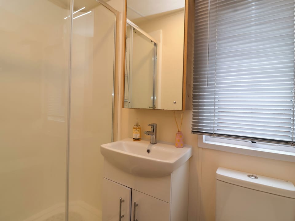 Kingfisher Lodge 36 Cottage in Wychavon District